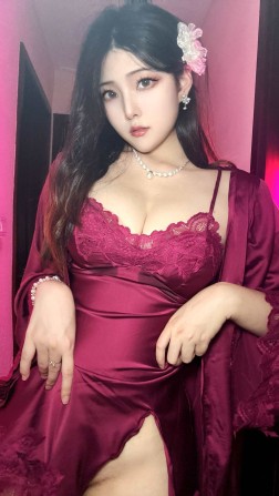 Natsuko夏夏子 – 紫罗兰