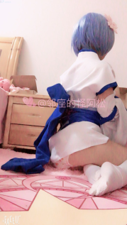 邻座怪阿松(怪蜀黍的乖萝莉) 80套写真视频资源合集-[4.4G]