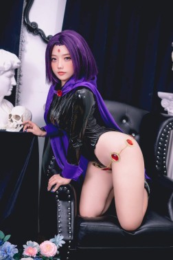 Messie Huang写真 – Raven