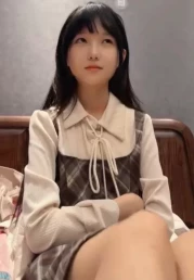 格子裙萝莉足交羞辱 白袜翻白眼 羞耻调教 [1+230m]