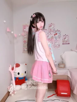 曲奇软fufu – 乖乖女儿服 [52P+5V/161MB]