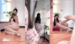 抖音@猪妮妮 定制丝足诱惑13V/1.07G