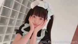 yurinslittlepeach – 28分钟 Cos白丝双马尾女仆 [1V/777MB]