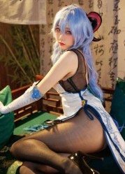 屑雪雪鸭 8套写真视频资源合集-[489P-16V-978.30MB]